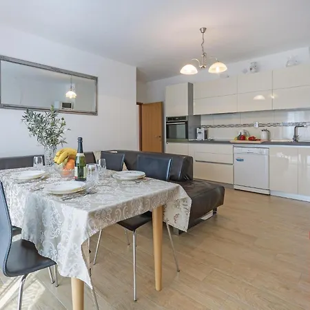Amazing Apartment In Galizana * Galižana